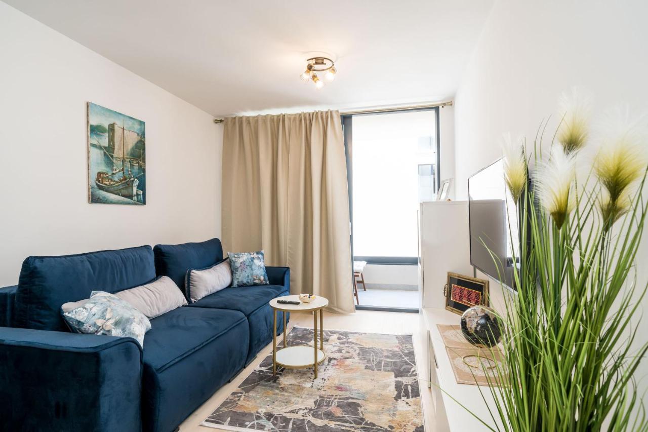 Nava - New And Spacious Gem - Free Parking Apartment